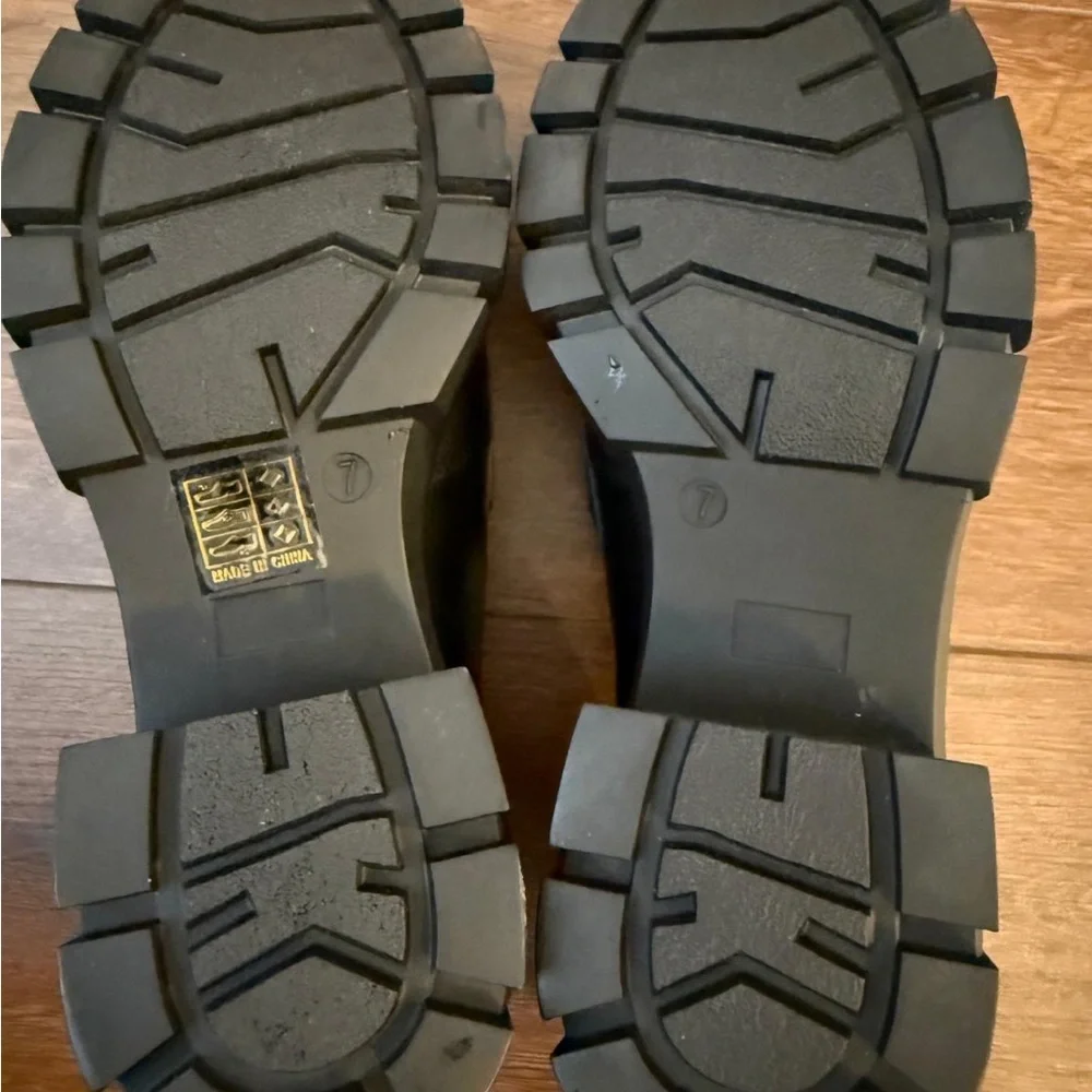 Dream Pairs Black Chunky Platform Loafers‎ Gold Chain Detail Women's Size 7 NWOB - Picture 5 of 5